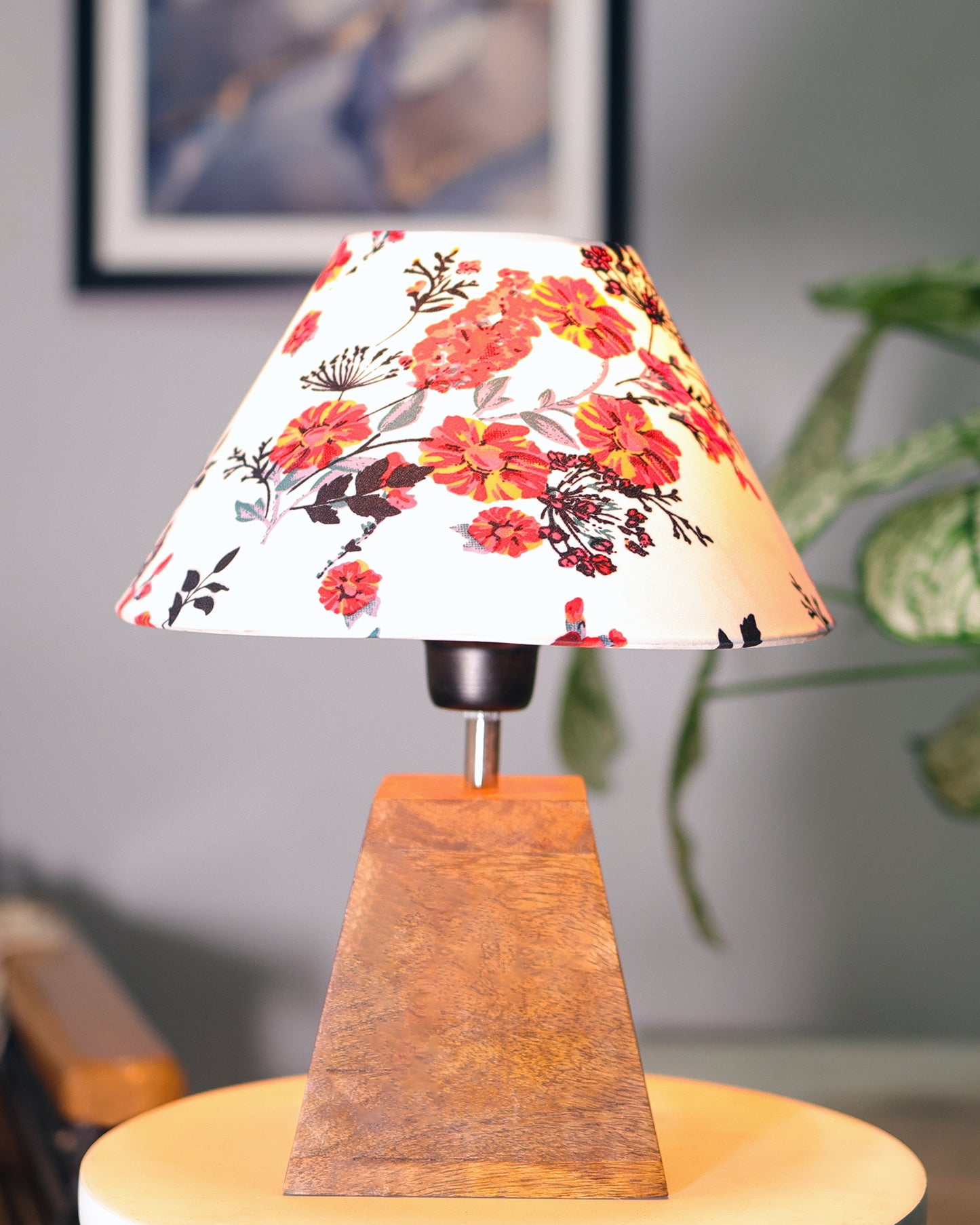 Pyramid Modern Table Lamp, Wooden Base Modern Fabric Lampshade for Home Office Cafe Restaurant, Cone