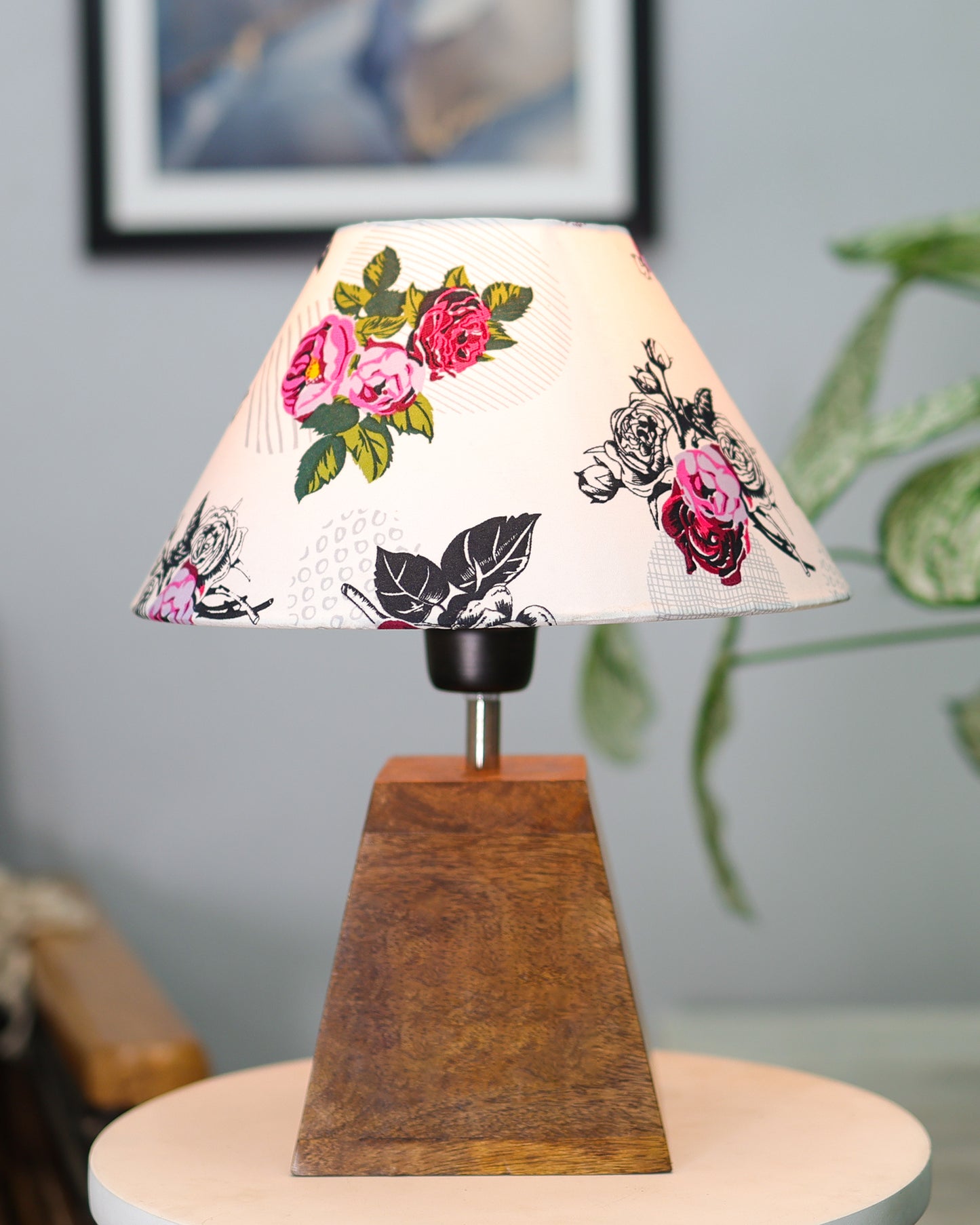 Pyramid Modern Table Lamp, Wooden Base Modern Fabric Lampshade for Home Office Cafe Restaurant, Cone