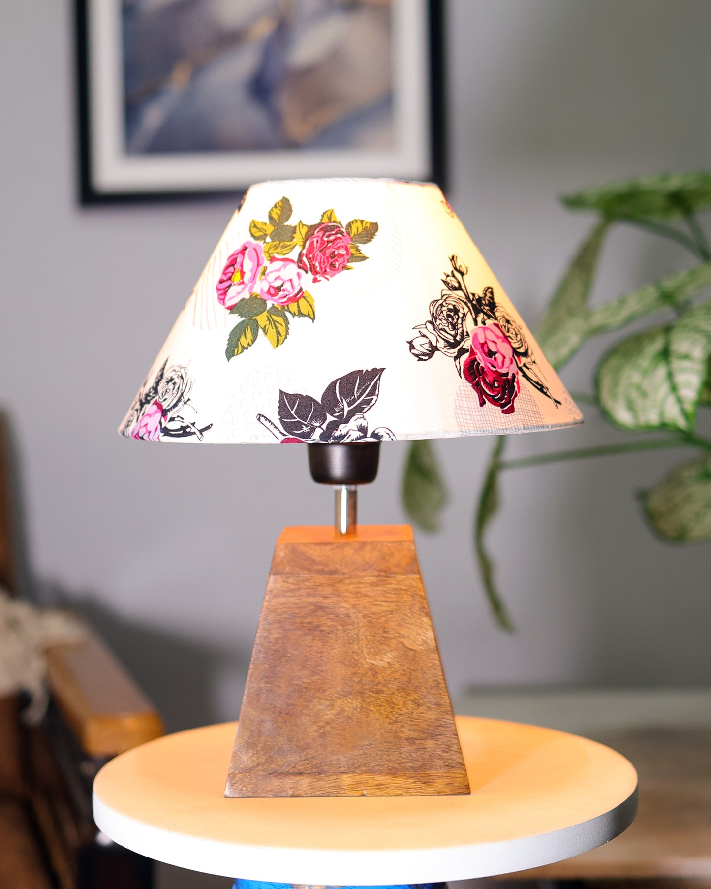 Pyramid Modern Table Lamp, Wooden Base Modern Fabric Lampshade for Home Office Cafe Restaurant, Cone