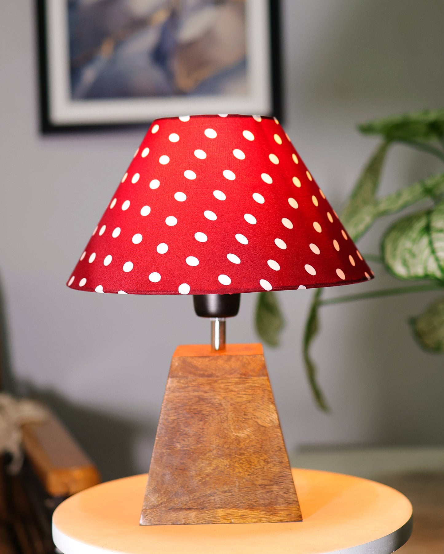 Pyramid Modern Table Lamp, Wooden Base Modern Fabric Lampshade for Home Office Cafe Restaurant, Cone