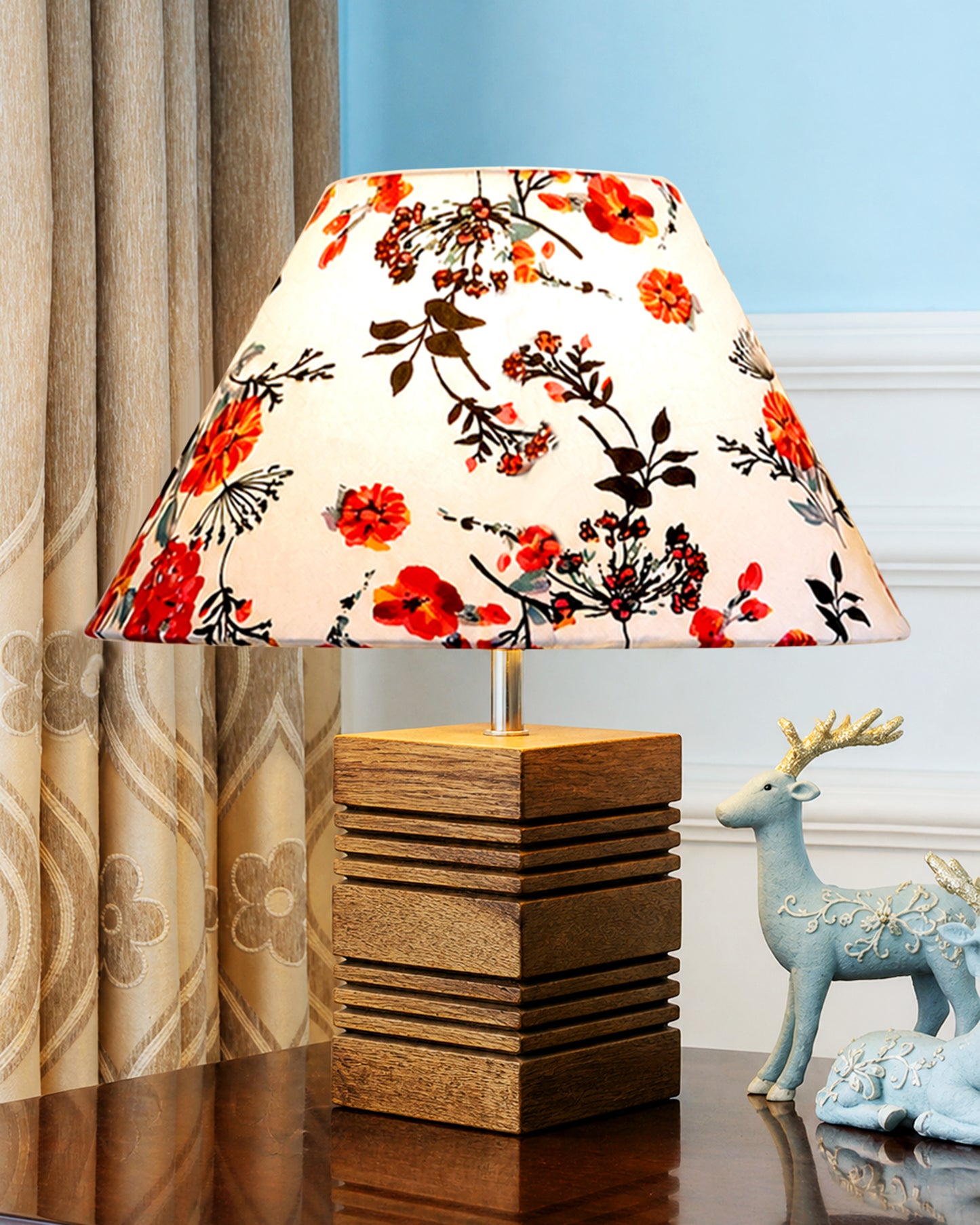 Ribbed Cube Table Lamp, Wooden Base Modern Fabric Lampshade for Home Office Cafe Restaurant, Cone