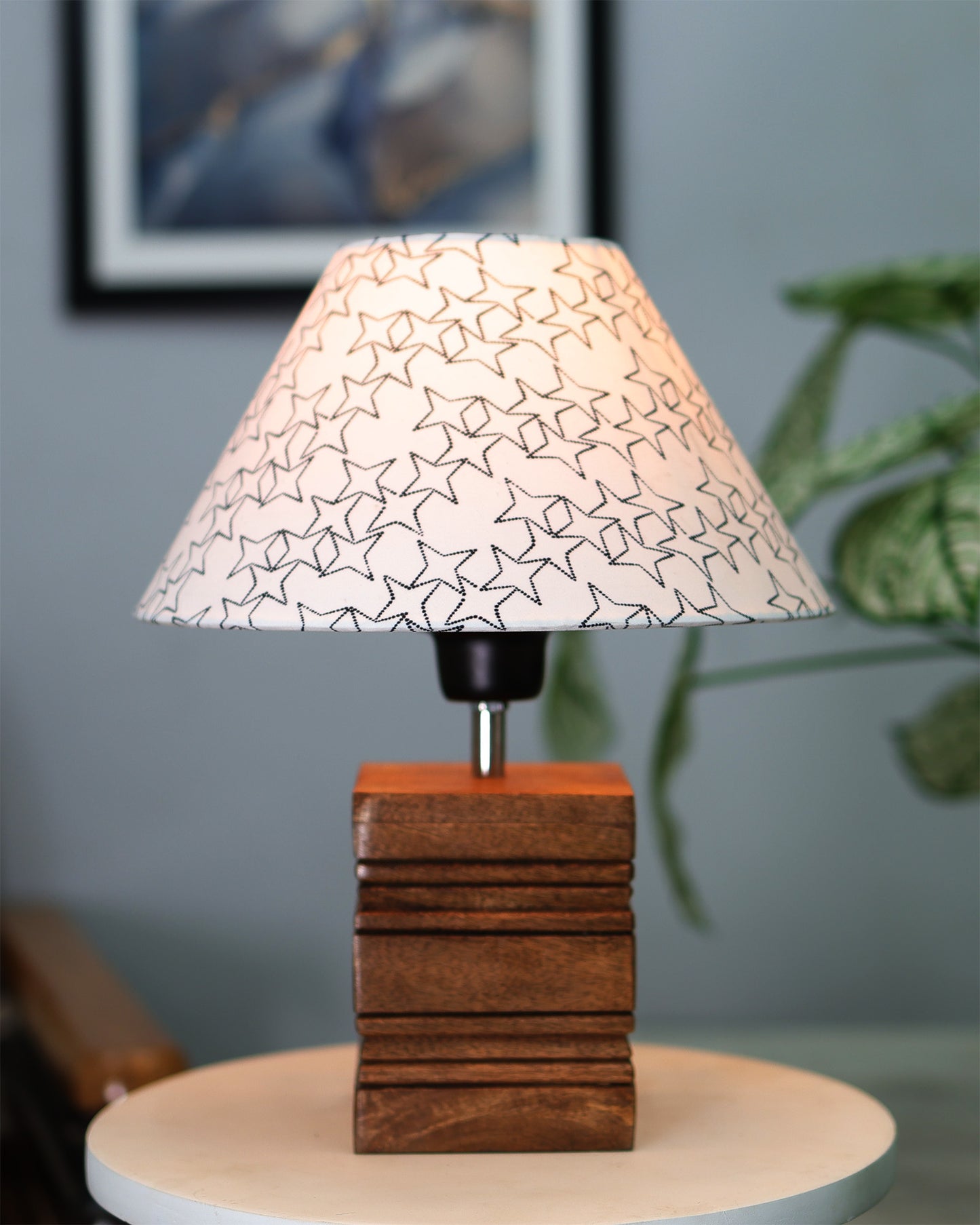 Ribbed Cube Table Lamp, Wooden Base Modern Fabric Lampshade for Home Office Cafe Restaurant, Cone