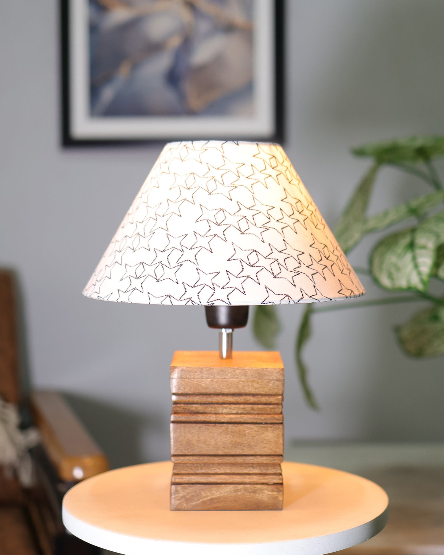 Ribbed Cube Table Lamp, Wooden Base Modern Fabric Lampshade for Home Office Cafe Restaurant, Cone