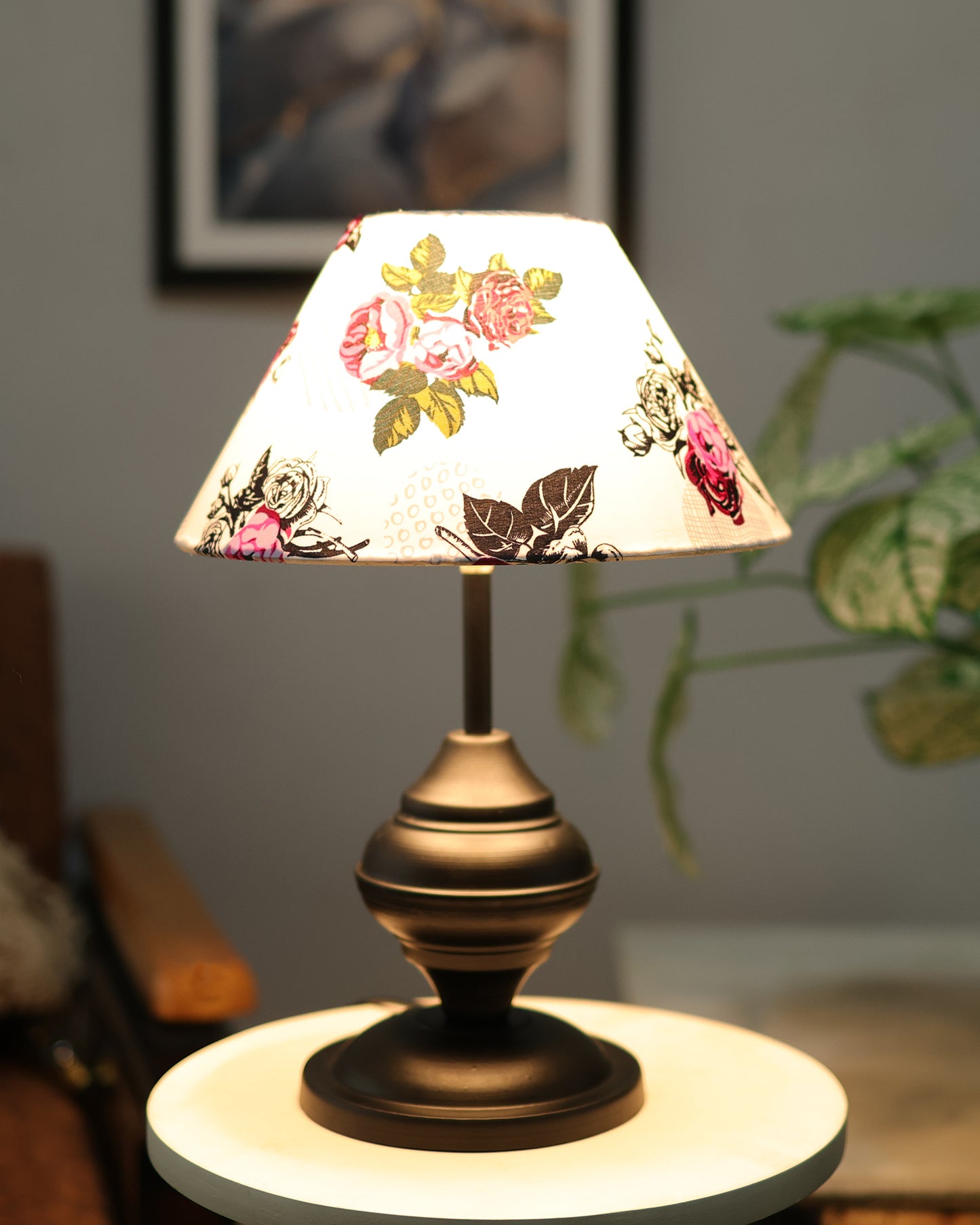 Black Metal Urn Table Lamp with Fabric Shade, B22 holder Nightstand Lamp