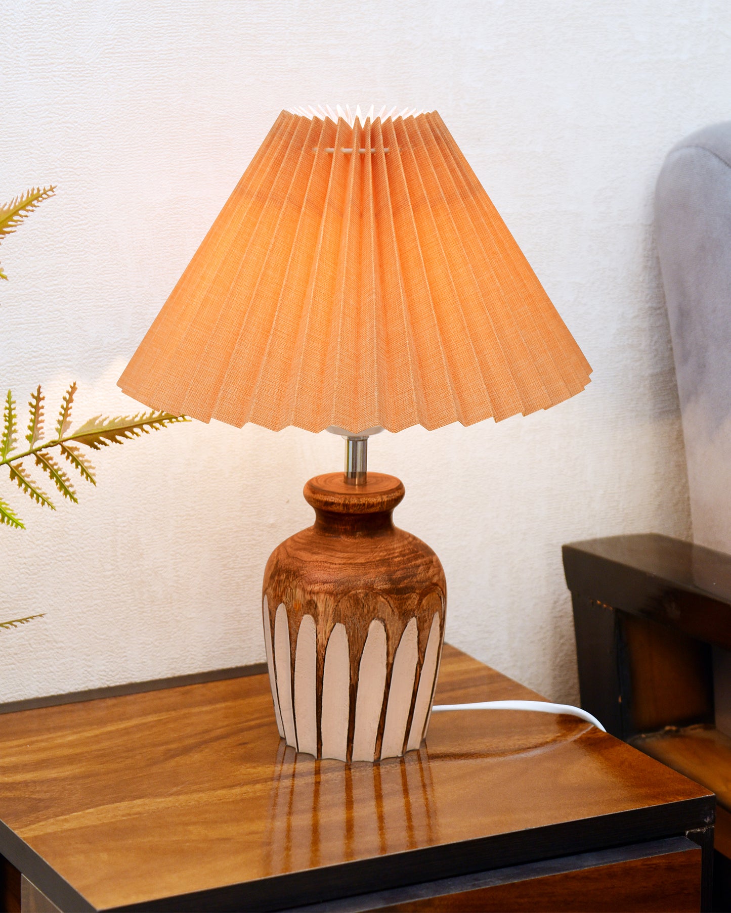 Small Cute Bedside Lamp with Linen Beige Lampshade, Nightstand Lamp for Nursery, Bedroom, Kid Room, Living Room, Light Brown Wooden Base, E27, Ribbed Urn, Pleated Jute