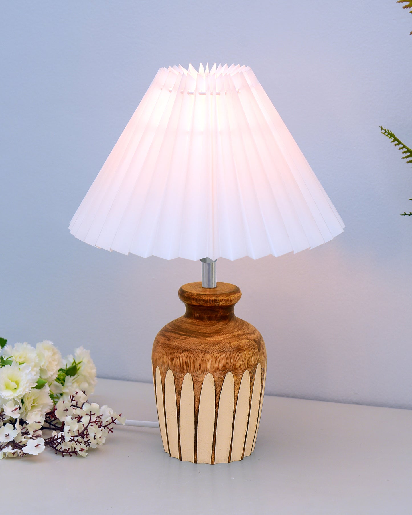 Small Cute Bedside Lamp with Linen Beige Lampshade, Nightstand Lamp for Nursery, Bedroom, Kid Room, Living Room, Light Brown Wooden Base, E27, Ribbed Urn, Pleated Jute