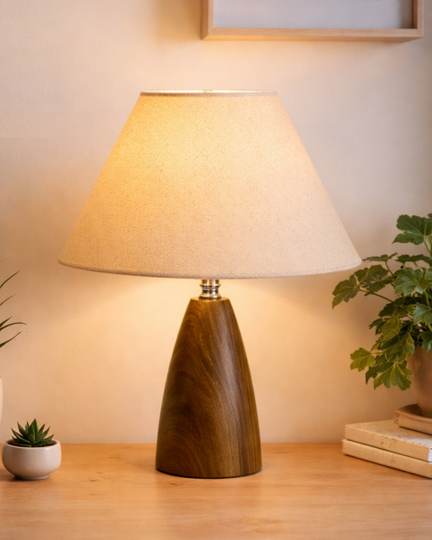 Homesake® Wood Grain Pattern Small Table Lamp, Desk Light, Metal Table Lamp, Metal Bedroom Lamps for Nightstand, Small Scalloped Lamp Shade Table Lamps for Small Spaces for Bedroom,Living Room, Taper Cone