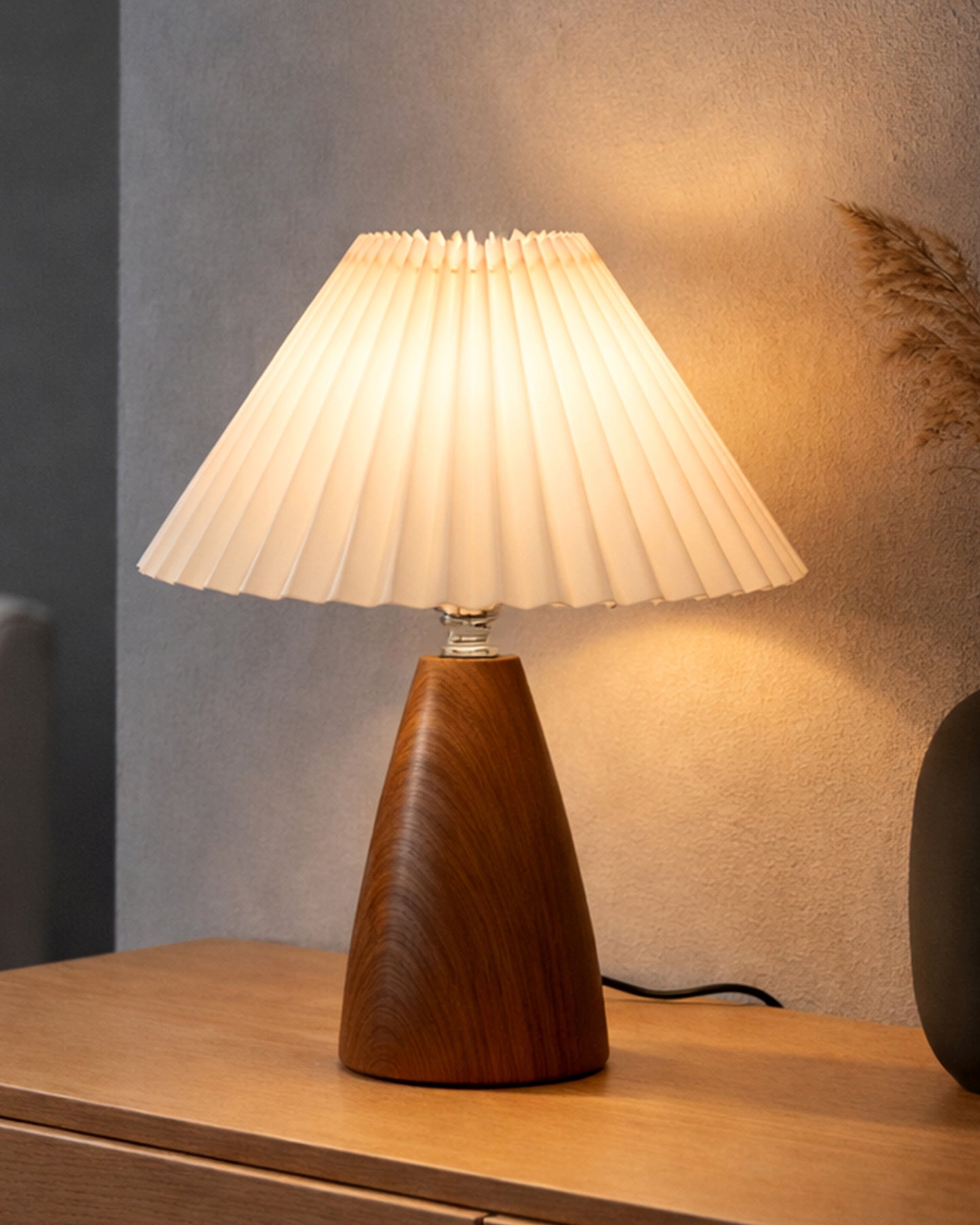 Homesake® Wood Grain Pattern Small Table Lamp, Desk Light, Metal Table Lamp, Metal Bedroom Lamps for Nightstand, Small Scalloped Lamp Shade Table Lamps for Small Spaces for Bedroom,Living Room, Taper Cone