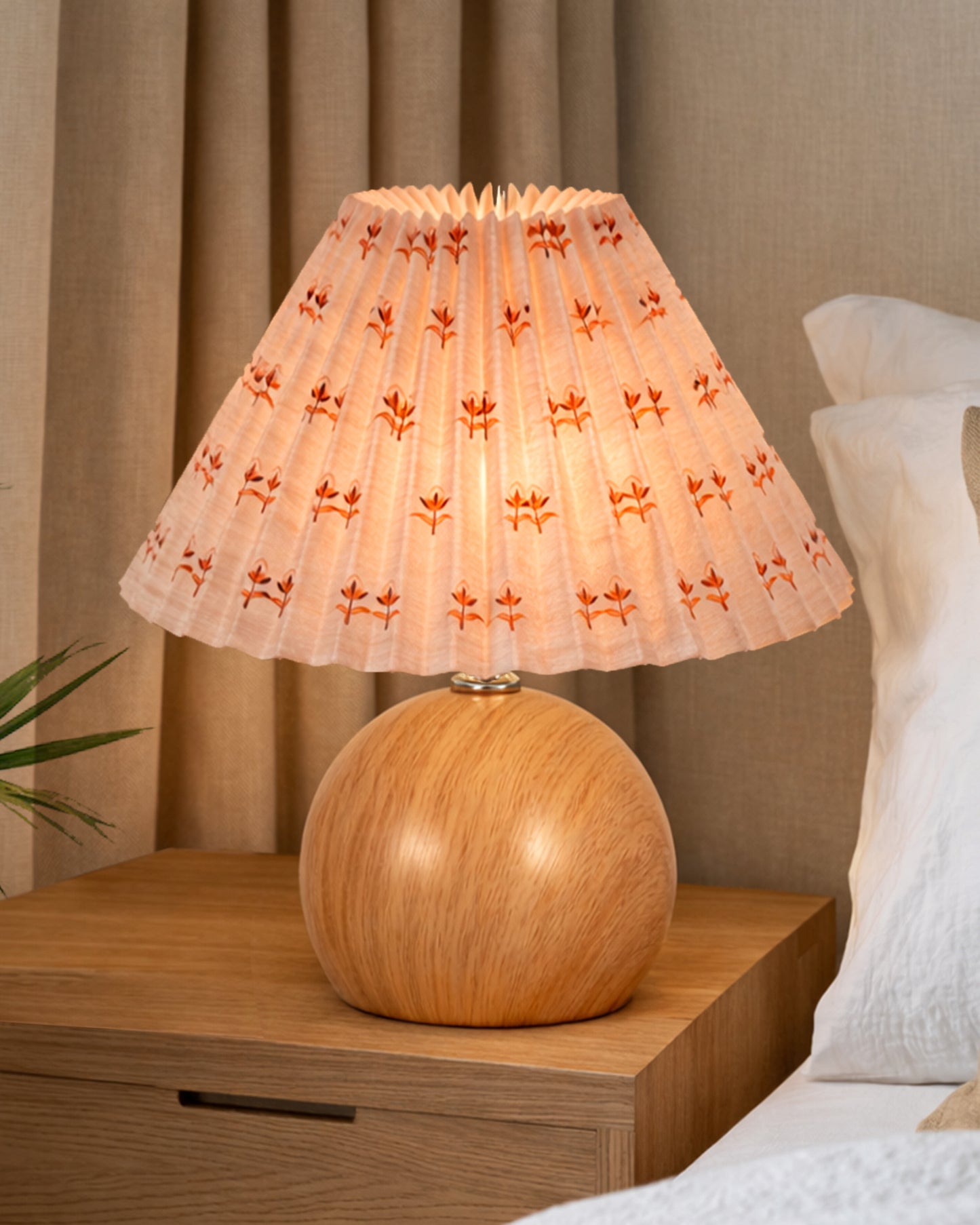 Homesake® Wood Grain Pattern Small Table Lamp, Desk Light, Bedroom Lamps for Nightstand, Scalloped Lamp Shade, Lamps for Small Spaces for Bedroom, Living Room, Round